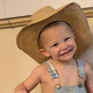 Meet your Posher, Dena